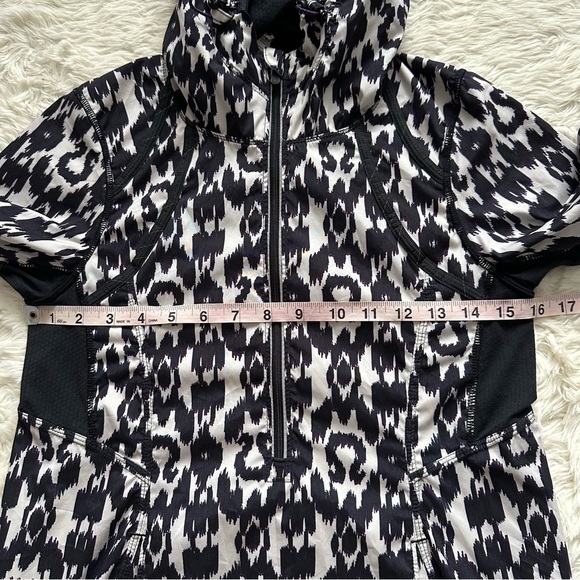 Lululemon Jacket Run Willpower 1/2 Zip Hooded Pullover Windbreaker Ikat 4 - Picture 10 of 12